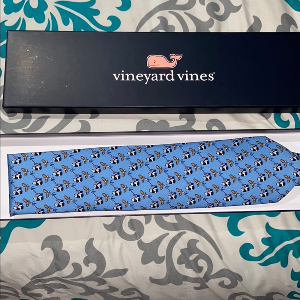vineyard vines tie